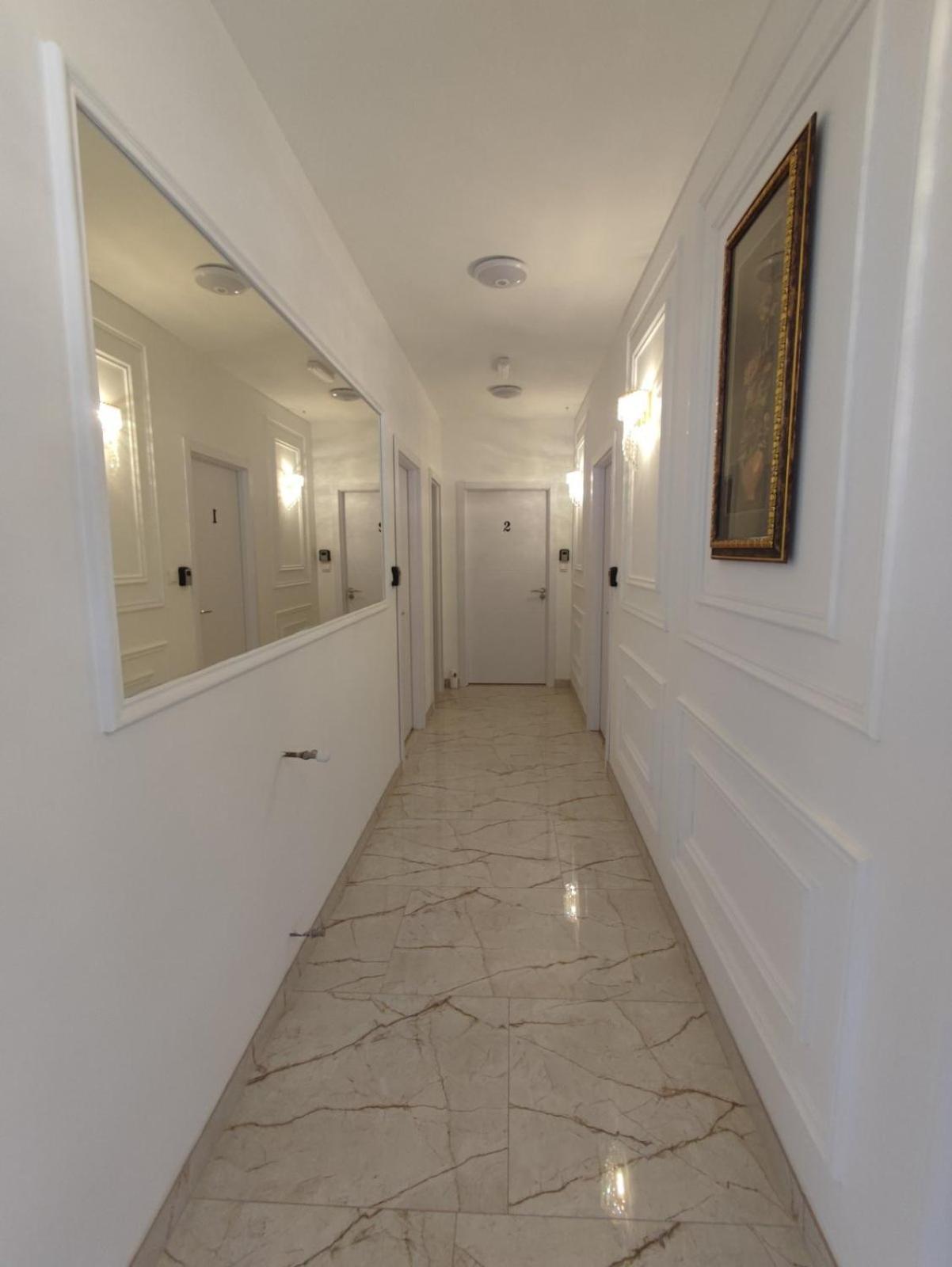 Apartmani Happy House Surcin Luaran gambar