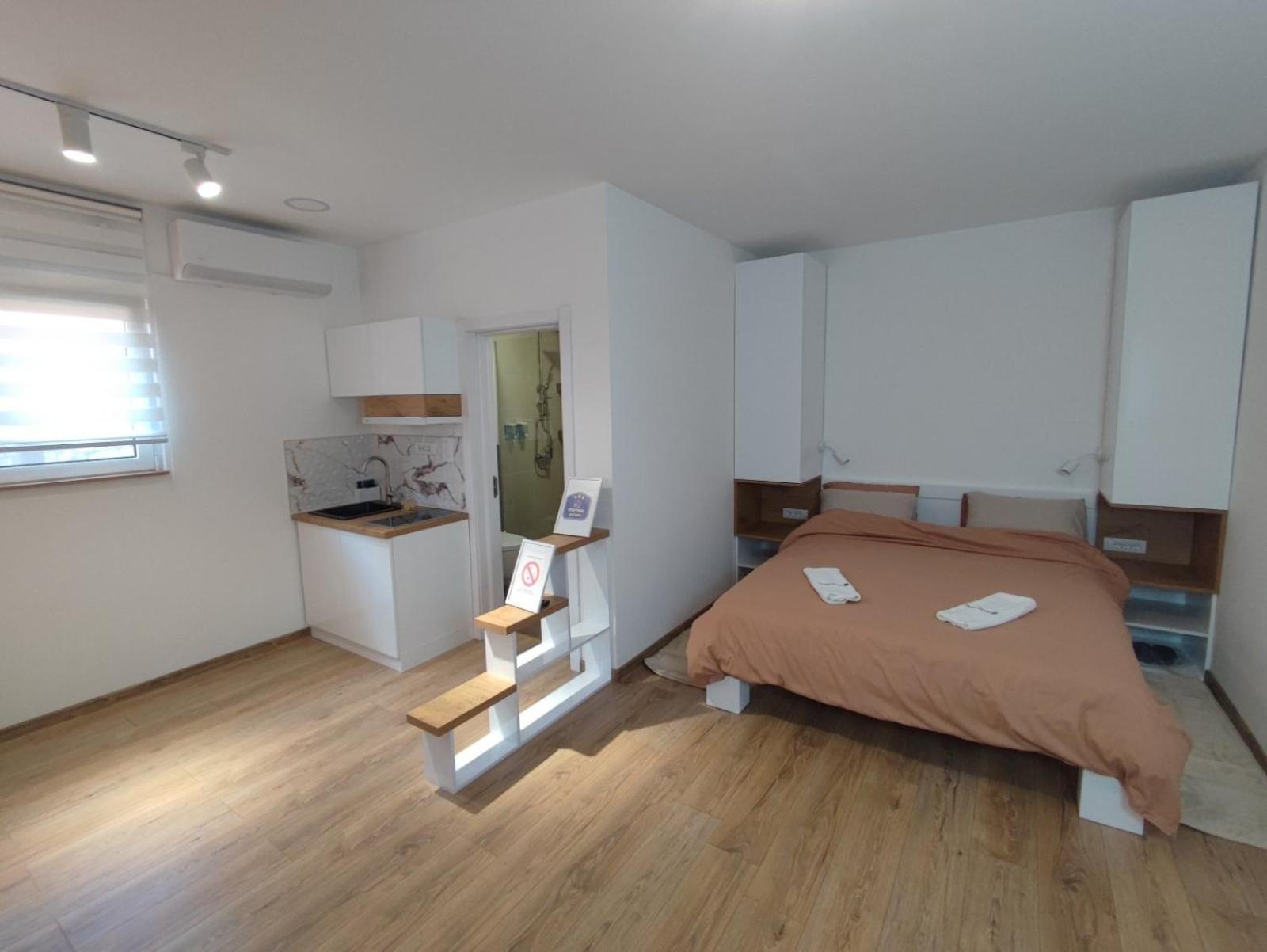 Apartmani Happy House Surcin Luaran gambar