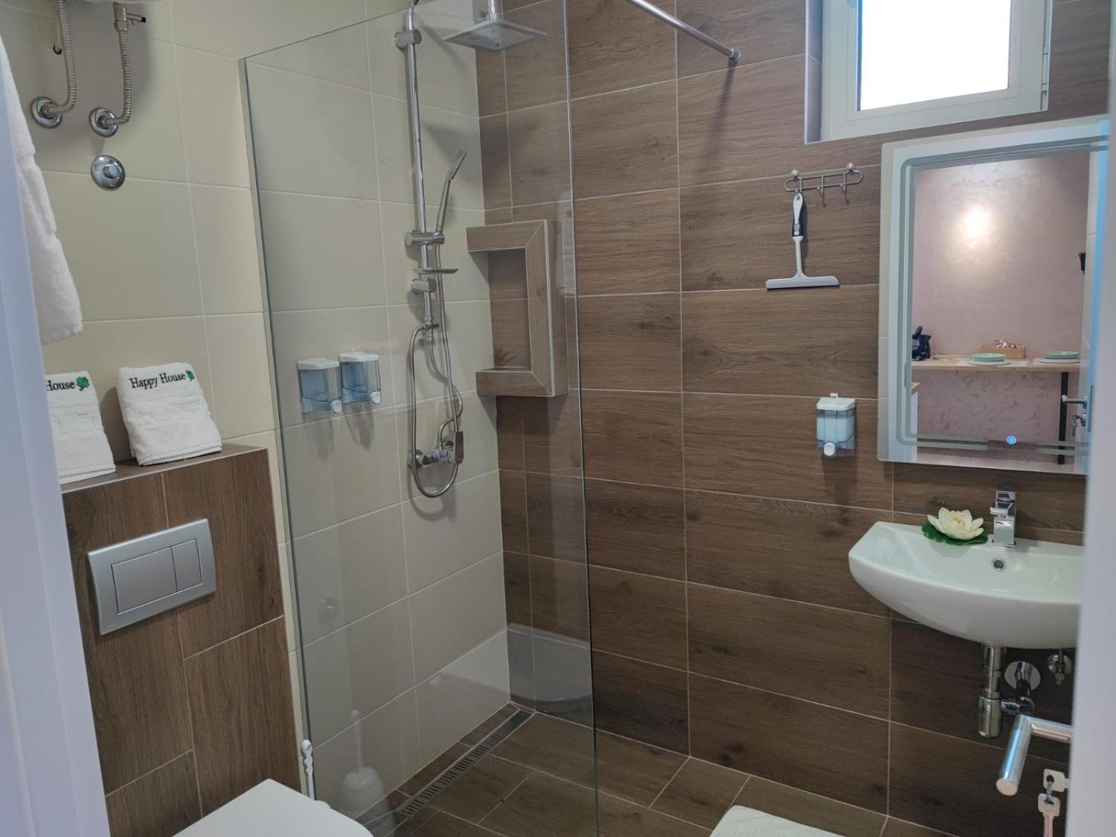 Apartmani Happy House Surcin Luaran gambar