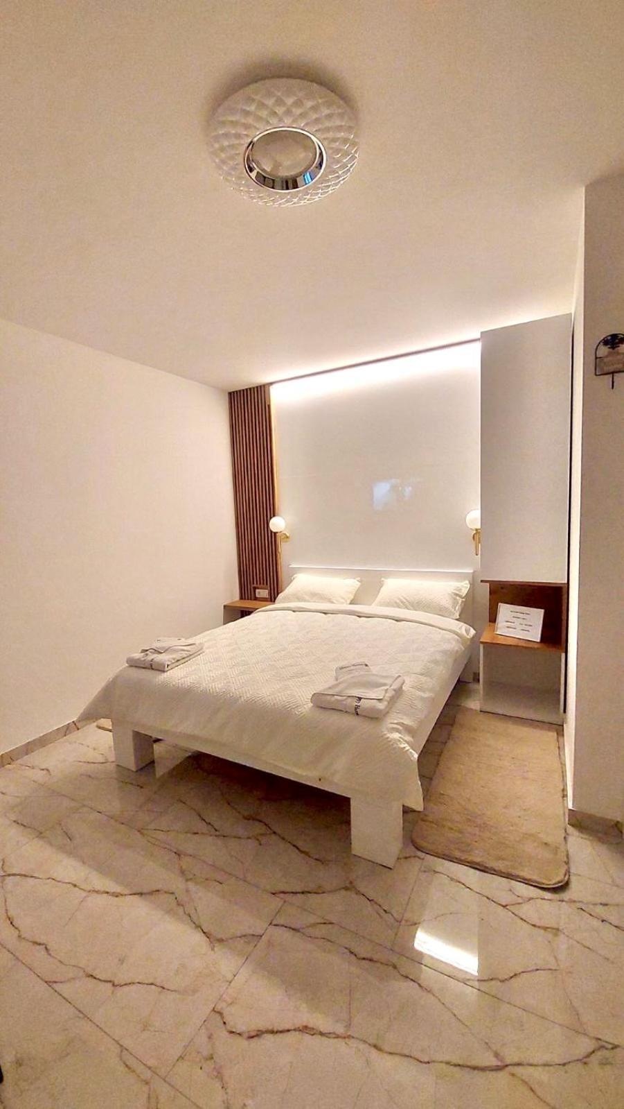 Apartmani Happy House Surcin Luaran gambar